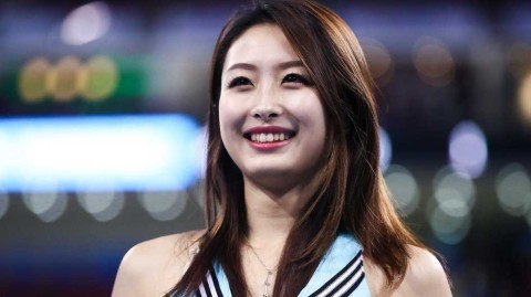 京沪大战燃情赛场 篮球宝贝热舞绽放五棵松