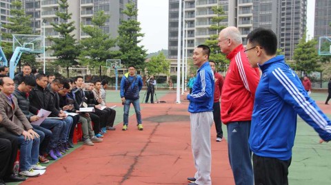 前深圳主帅李群的篮球人生下半场：投身校园公益，从华师附小抓起