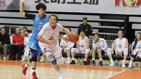 上海女篮大胜辽宁赢下联赛第八轮对决