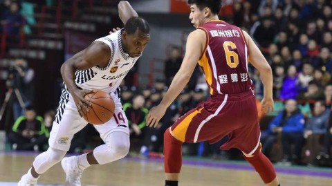 辽篮双子星闪耀本溪，残阵主场掀翻浙江青年军