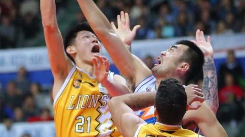 广厦青年军客场掀翻大鲨鱼，福特森三双博洛西斯狂砍三十四分