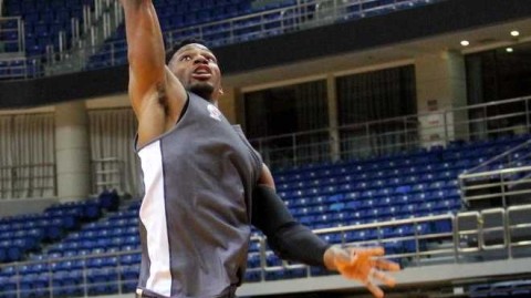 兰佩驾到激活青岛队 沉闷训练场变欢乐海洋