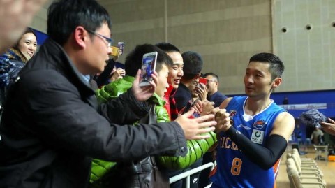 游子归乡温情满源深，刘炜用坚守铸就上海篮球传奇