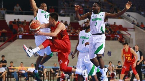 重温热血篇章：郭艾伦的突分与王哲林的大帽，那是中国男篮的青春风暴