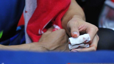 十指連心傷與恨：易建聯血灑總決賽之夜