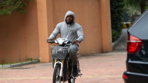 猛张飞骑电动引领三分雨 广东宏远旧日瞬间重现