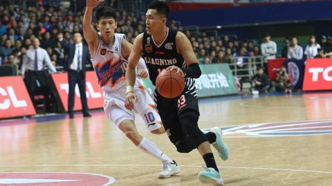 上海滩逆转之王！弗神伤退群狼奋起，亚布塞莱以一敌四上演史诗级双杀