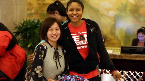 中国女篮黄金一代的璀璨瞬间：从玛雅摩尔到赵爽李梦的赛场芳华