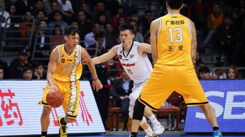 粤辽大战经典回眸：阿联布泽尔双星闪耀，广东险胜广厦取十连胜