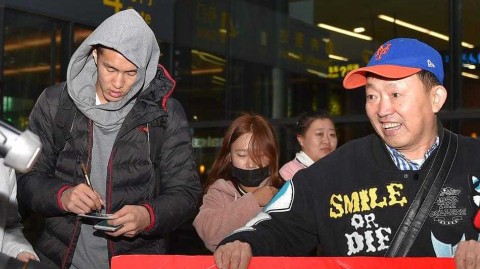 辽篮英雄载誉归：两连胜开局引爆沈阳桃仙机场热情浪潮