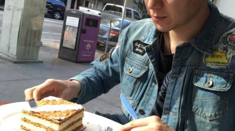 蜜月之旅圆梦洛杉矶 吴楠携爱人现场观战湖人队