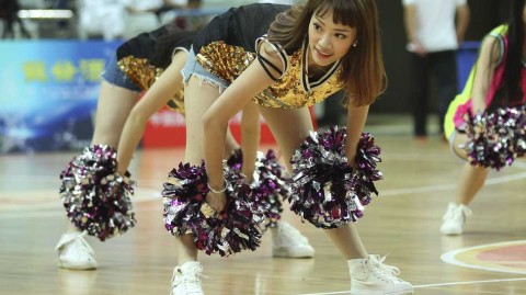 苏州男篮挑战赛的别样风景：国奥激战新西兰与篮球宝贝的激情瞬间