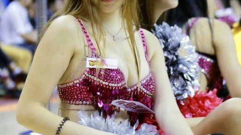 CBA啦啦队风华：那些点燃球场的热舞精灵与燃情瞬间