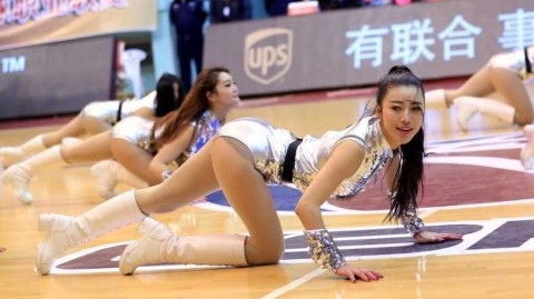 聚光灯外的汗水：揭秘CBA第一翘臀宝贝的幕后故事