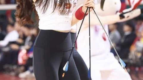 韓國啦啦隊女神安智賢領銜 蠶室體育館熱舞引爆籃球狂潮