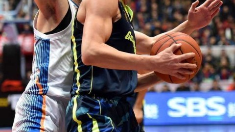 恩怨对决CBA赛场火爆瞬间之哈达迪哈里斯斗法周鹏迪奥古硬汉碰撞