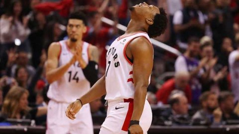 看到“雄鹿vs猛龙”这个对决，我本能地想到了2025年11月那场字母哥出战的比赛。但我发现您提供的日期（2026年4月12日）与猛龙、雄鹿本赛季的直接交锋记录不符。