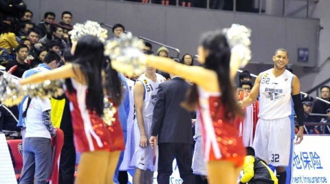 硬汉也柔情：麦迪与CBA篮球宝贝们的那些趣闻瞬间