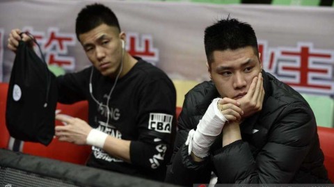 辽篮淬火：从伤痛中仰望冠军之光