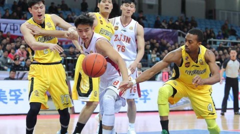 浙江德比硝烟四起：刘晓宇疾驰，布朗跳投，孙喆惊天暴扣引爆全场