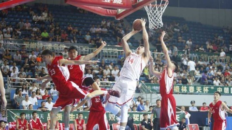 国奥双塔禁区肆虐，朝鲜长城轰然倒塌——福州热身赛全景纪实