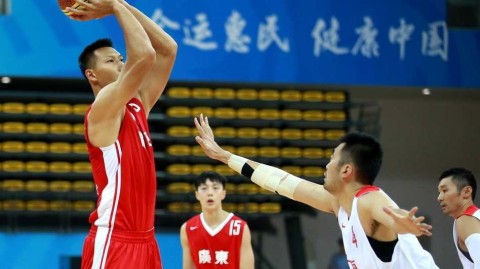 巅峰对决易建联独揽二十二分广东宏远力克上海大鲨鱼豪取全运三连胜