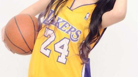 芭蕾之姿点燃赛场激情：篮狐shadow副队长甜美来袭