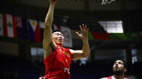 男篮亚洲杯蓝队英姿：铁血逆转显豪情，排位赛大胜约旦展锋芒