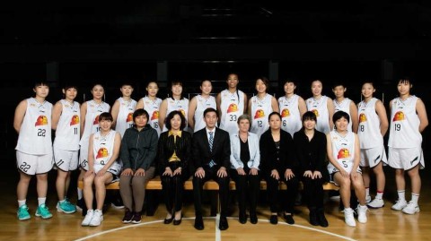 京城玫瑰绽放时：北京女篮新赛季写真与王朝背后的故事