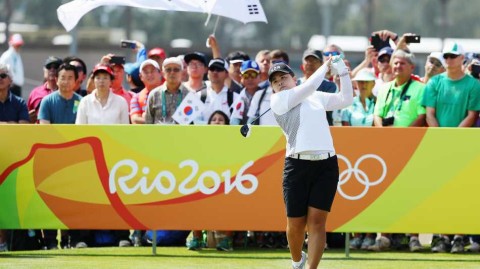 绿茵之上，优雅绽放——女子高尔夫球星的赛场风姿