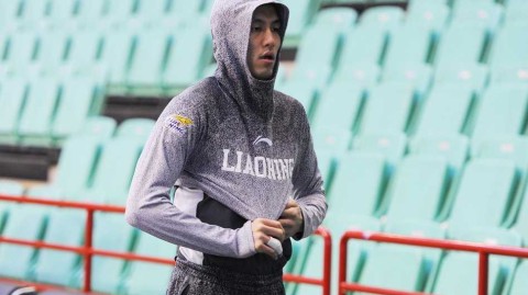 马布里与“哈小宝”的京城之约：那一抱，胜过千言万语