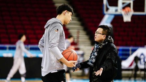 京苏大战前夕：肯帝亚男篮五棵松挥汗备战，剑指强敌