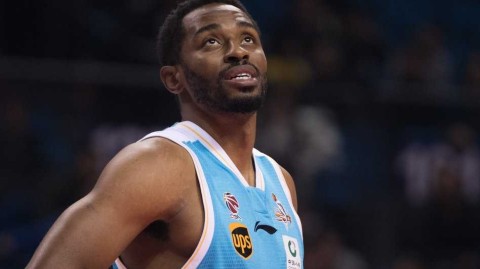 南京新主场首秀演加时好戏，希克森统治比赛力克福建