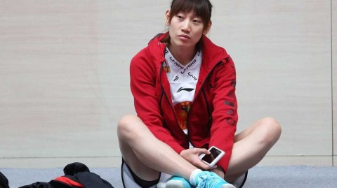 北京女篮双面风采：赛场铁血女王，镜头倾城女神