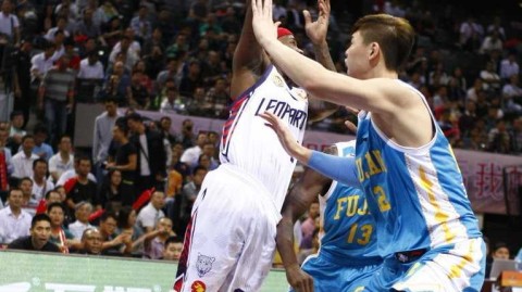 深圳福建大战群星闪耀 王哲林内线发威率队取胜