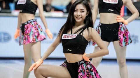 上海滩的甜美火力：大鲨鱼啦啦队主场热舞燃爆源深