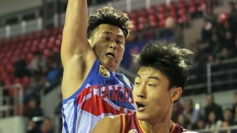 群星闪耀时：回顾 CBA 赛场上的那些热血瞬间