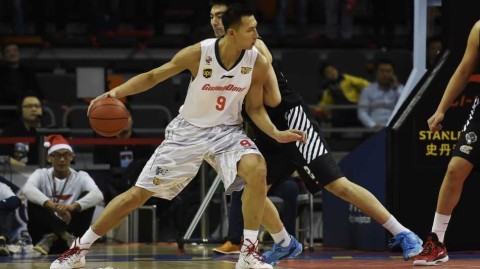 辽粤圣诞大战风云再起：阿联独撑内线，哈德森率队客场大胜