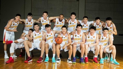 深圳烈豹铁汉柔情：新赛季写真上演卖萌搞怪大作战