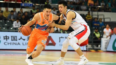 CBA新季震撼开场！广州三外援狂飙81分，主场击沉上海豪华战舰