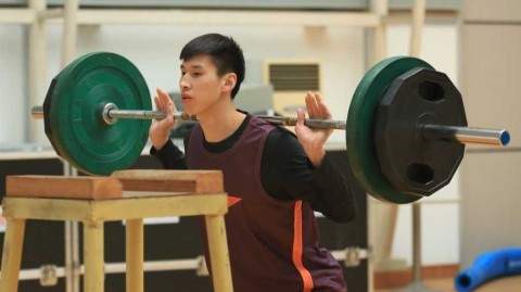 军旅传承：许钟豪变身记者对话大郅，八一队逆境中寻光