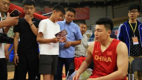 宫鲁鸣挂帅男篮冲刺里约 高原集训痛并快乐着