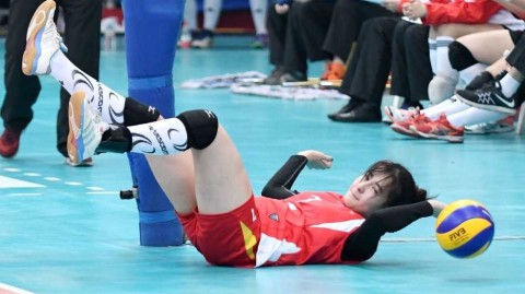 排球少女阿迪娜：父亲是篮球名宿，我却用汗水定义自己的赛场