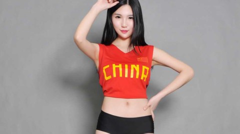 男篮宝贝靓丽助阵 期盼中国男篮再创辉煌