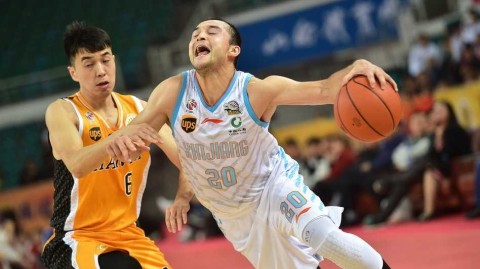 詹宁斯斯科拉合砍五十一分 山西太原击退新疆豪取季前赛胜利