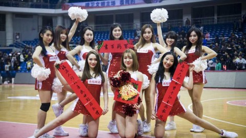 青岛双星篮球宝贝新春贺岁，舞动梦想绽放岛城