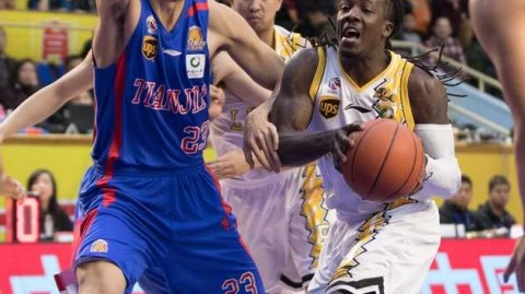 青春风暴席卷津门，广厦主场三十一分大破天津