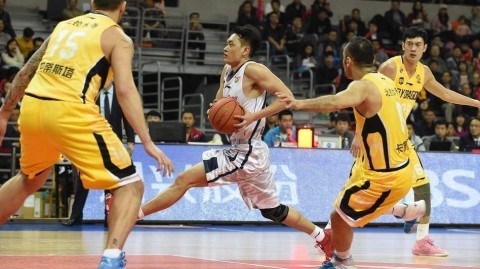 粤战记忆：华仔的闪电，阿联的苍穹，与宏远的黄金时代