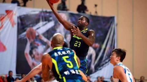 激战青岛：阿联统领末节绝地大反击，宏远客场上演惊天逆转