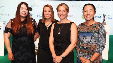 璀璨夜宴：绿茵场外的女王风采